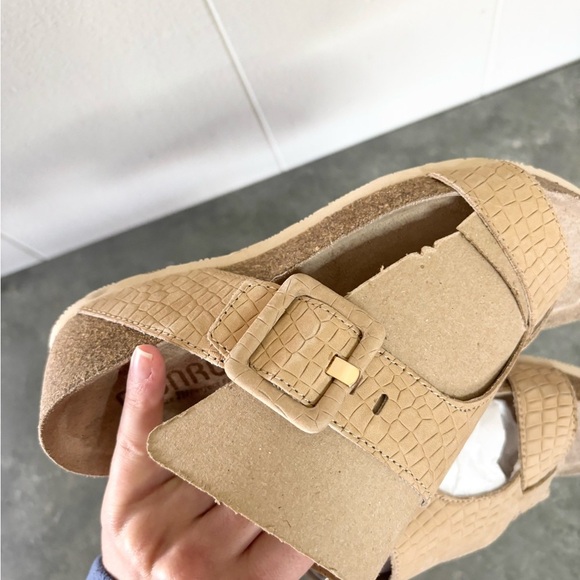 Munro Ronda T-Strap Wedge Sandal Tan Croc size 6.5WW (wide fit) - Picture 8 of 10